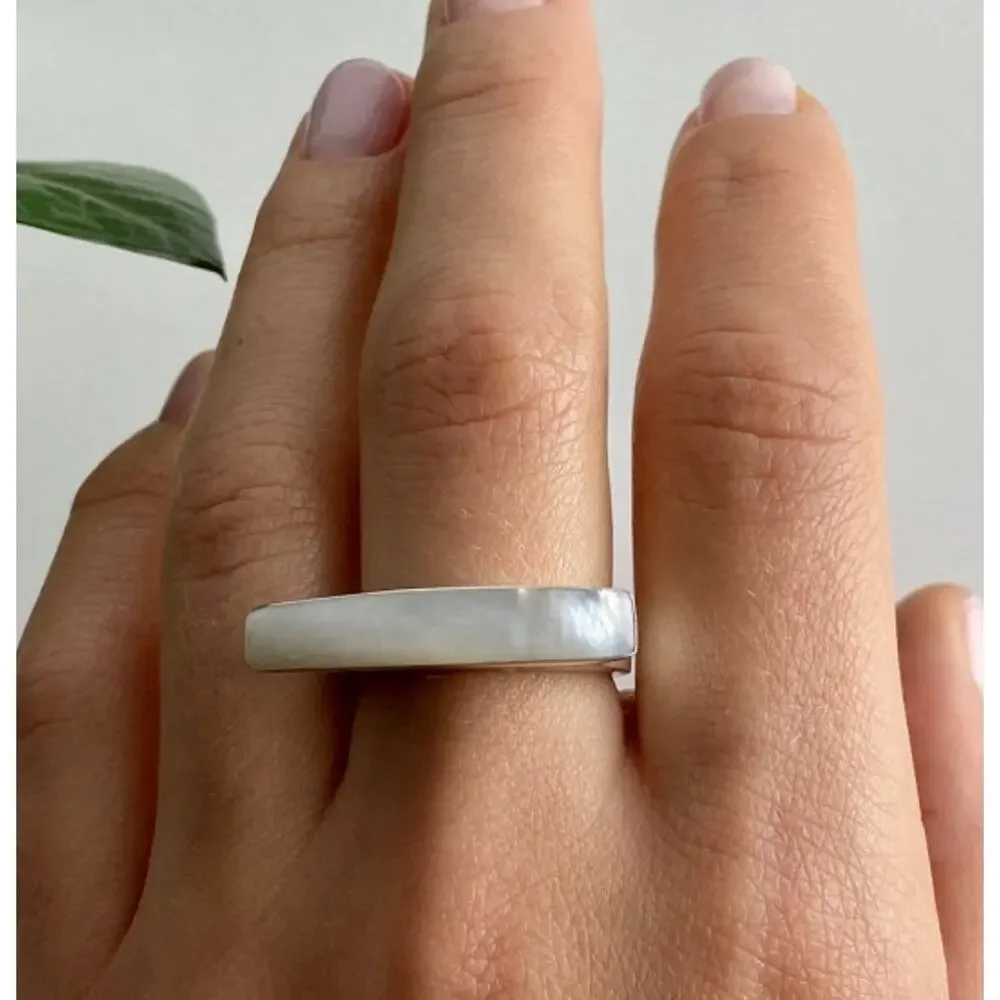 925 Sterling Silver Mother OF Pearl Ring Size 8.5